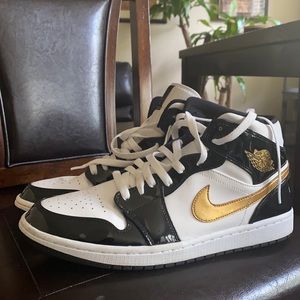 Jordan 1’s mid top